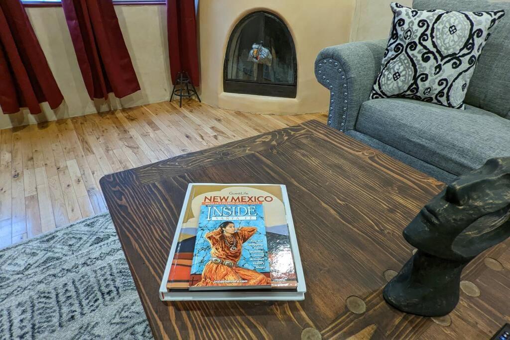 Santa Fe Oasis: Cozy Retreat with Hot Tub Near Town Square Exterior photo