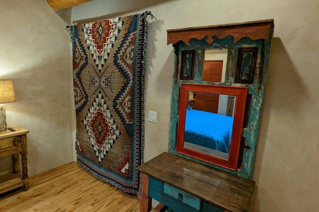 Santa Fe Oasis: Cozy Retreat with Hot Tub Near Town Square Exterior photo